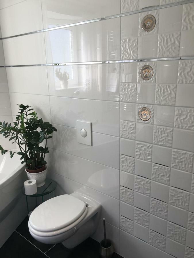 5 Sterne Ferienwohnung Cattaleya Emden Exteriör bild